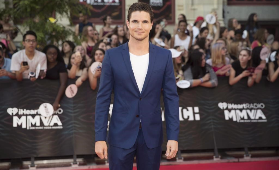 Robbie Amell Awards and Nominations